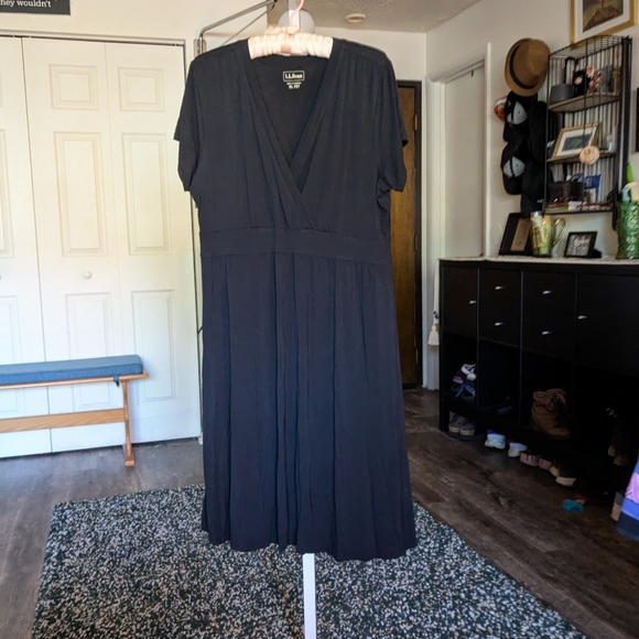 L.L. Bean Black A-line Jersey Dress - Picture 2 of 8